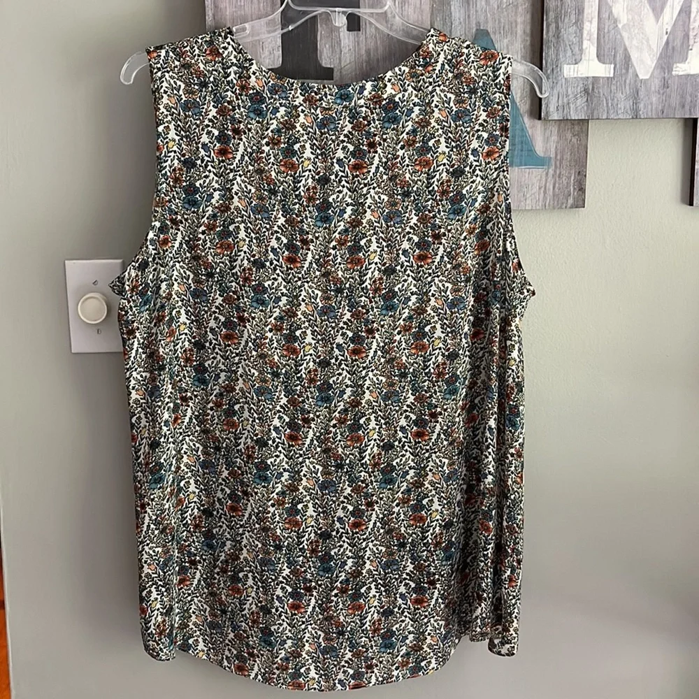 Floral Tank - Picture 5 of 5